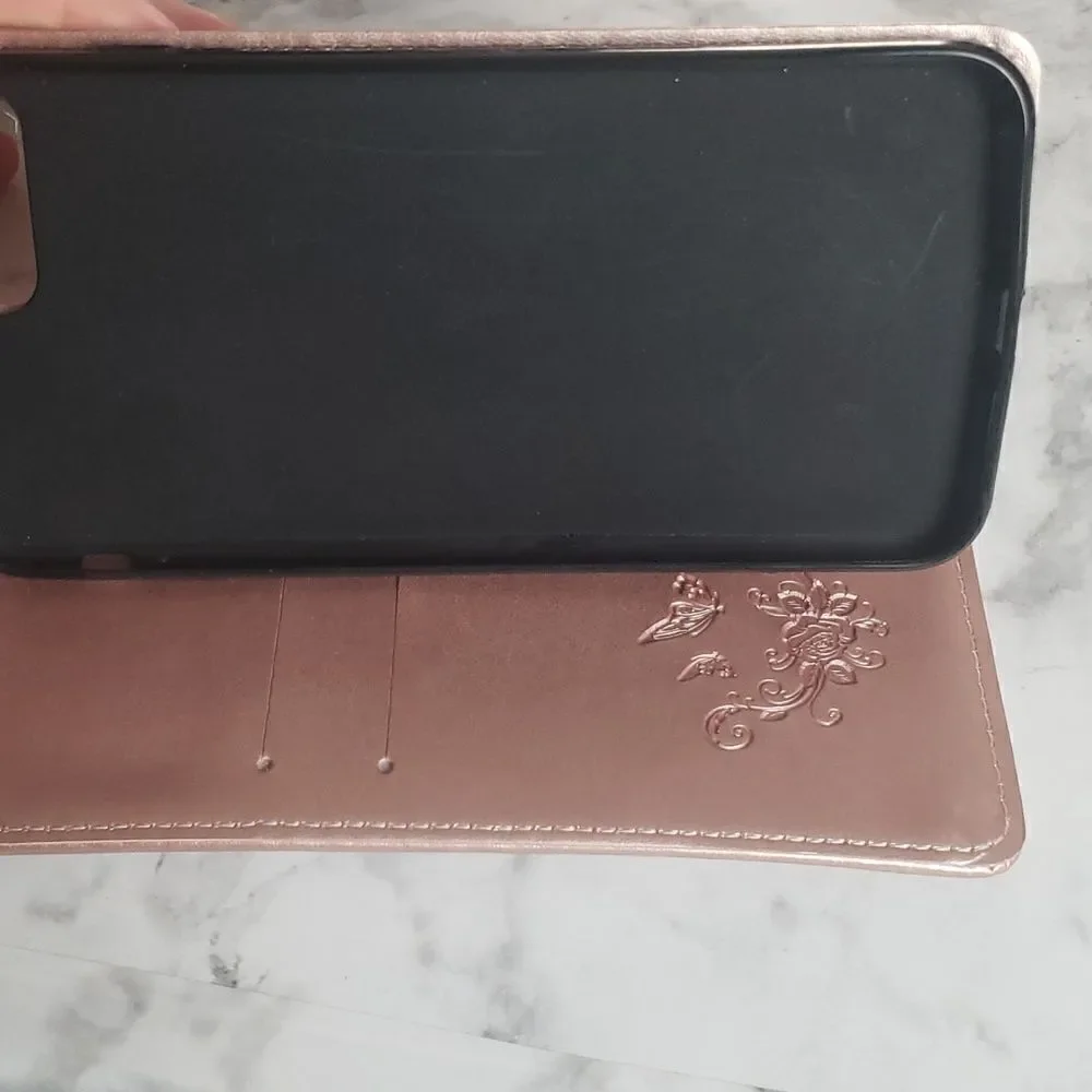 IPhone 7/8 Rose Gold Phone Case / Holder